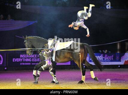 NEC Birmingham, UK. 3° OTT 2018. GB vaulting team. Cavallo dell'anno mostra (HOYS). Il National Exhibition Centre (NEC). Birmingham. Regno Unito. 03/10/2018. Credito: Sport In immagini/Alamy Live News Foto Stock