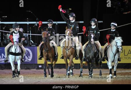 NEC Birmingham, UK. 3° OTT 2018. I vincitori del pony club montato giochi - round 2. West Hants. Cavallo dell'anno mostra (HOYS). Il National Exhibition Centre (NEC). Birmingham. Regno Unito. 03/10/2018. Credito: Sport In immagini/Alamy Live News Foto Stock