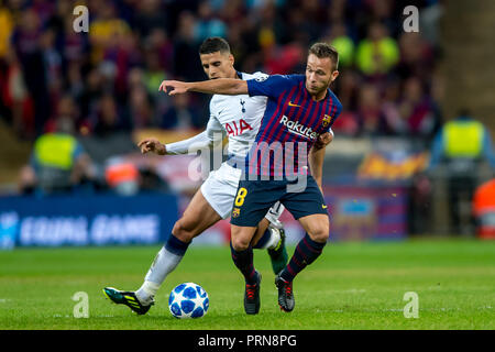 Lo stadio di Wembley, Londra, Regno Unito. 3° OTT 2018. Arthur di Barcellona durante la UEFA Champions League match tra Tottenham Hotspur e Barcellona allo Stadio di Wembley a Londra, Inghilterra il 3 ottobre 2018. Solo uso editoriale, è richiesta una licenza per uso commerciale. Nessun uso in scommesse, giochi o un singolo giocatore/club/league pubblicazioni. Credit: UK Sports Pics Ltd/Alamy Live News Foto Stock