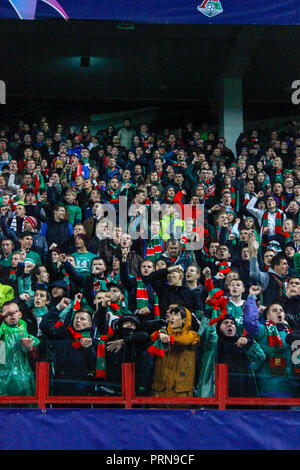 Mosca, Russia. 3 Ottobre, 2018. UEFA Champions League: Lokomotiv Mosca v Schalke 04. Gli appassionati di Lokomotiv Mosca Credito: Alex Cavendish/Alamy Live News Foto Stock