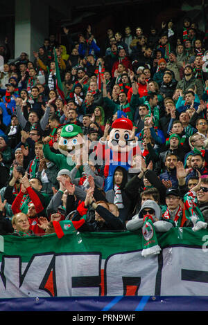 Mosca, Russia. 3 Ottobre, 2018. UEFA Champions League: Lokomotiv Mosca v Schalke 04. Gli appassionati di Lokomotiv Mosca Credito: Alex Cavendish/Alamy Live News Foto Stock