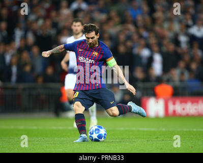 Londra, Regno Unito. 3 Ottobre, 2018. 3 Ottobre 2018 - Lionel Messi di Barcellona i punteggi obiettivo 4.durante la UEFA Champions League Group B match tra Tottenham Hotspur e FC Barcellona allo stadio di Wembley a Londra, Regno Unito il 3 ottobre 2018 Credit: AFP7/ZUMA filo/Alamy Live News Credito: ZUMA Press, Inc./Alamy Live News Foto Stock