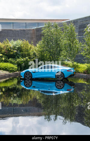 In tutto il Regno Unito - Aston Martin - sede centrale Display Foto Stock