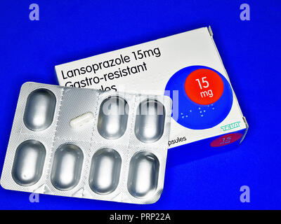 Farmaco lansoprazolo 15mg capsule sigillate nel pacchetto argento Foto Stock