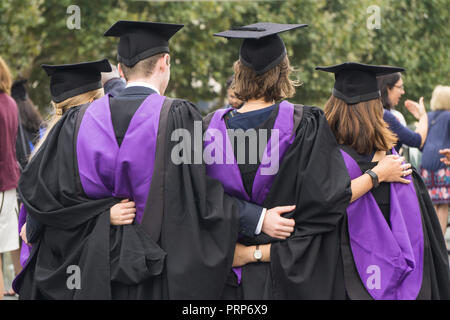 LONDON, Regno Unito - 5 Settembre 2018: Laureati presso lo University College di Londra frequentare la loro cerimonia di laurea nel centro di Londra Foto Stock