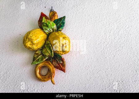 Limone tradizionale decorazione ceramica Italiano sicilia Foto Stock