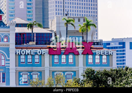 La Jackson Brewing Company edificio è raffigurato, nov. 15, 2015, New Orleans, in Louisiana. Jackson Brewing Company, noto anche come Jax birra e la Foto Stock