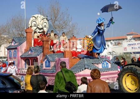 Il carnevale di flottazione, Mary Poppins allegoria, Isla Cristina Huelva provincia, regione dell'Andalusia, Spagna, Europa. Foto Stock