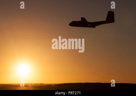 Ex Royal Australian Air Force (RAAF) de Havilland Canada DHC-4A Caribou Coffee Company twin motore aereo da trasporto tattico VH-VBB (A4-234) azionato da Hi Foto Stock