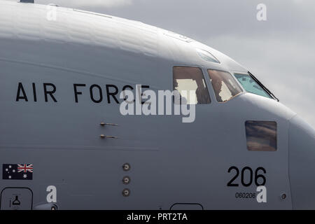 Royal Australian Air Force (RAAF) Boeing C-17A Globemaster III grandi velivoli da carico militari un41-206 da 36 Squadron basato a RAAF Amberley, Queensla Foto Stock
