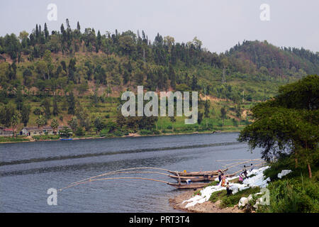 Barche da pesca in lago Kivu, Ruanda. Foto Stock