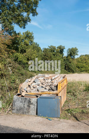 Cassonetto in campagna Foto Stock