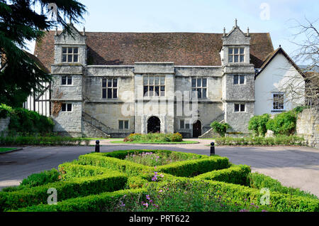 Palazzo Arcivescovile (14-16 thC) , Mill Street, Maidstone Kent, Inghilterra, Regno Unito. In precedenza per gli Arcivescovi che viaggiano tra Canterbury e Londra, ora Regi Foto Stock