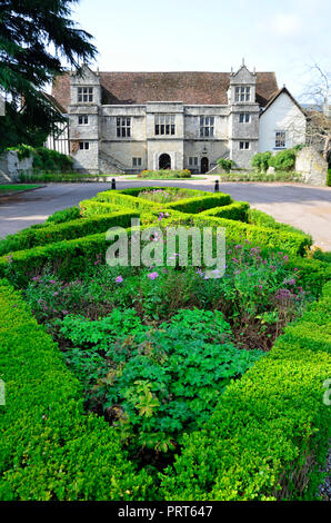 Palazzo Arcivescovile (14-16 thC) , Mill Street, Maidstone Kent, Inghilterra, Regno Unito. In precedenza per gli Arcivescovi che viaggiano tra Canterbury e Londra, ora Regi Foto Stock