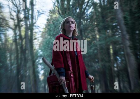 Pellicola originale titolo: AGGHIACCIANTI AVVENTURE DI SABRINA. Titolo inglese: AGGHIACCIANTI AVVENTURE DI SABRINA. Anno: 2018. Direttore: Roberto AGUIRRE-SACASA. Stelle: KIERNAN SHIPKA. Credito: WARNER BROS. Televisione / Album Foto Stock