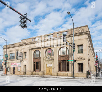 Periferiche storico edificio della banca nel quartiere Avondale Foto Stock