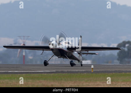 Melissa Andrzejewski battenti un bordo 540 velivolo acrobatico. Foto Stock