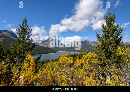 Due in basso Lago di medicina, ghiacciaio est, il Glacier National Park Montana Foto Stock