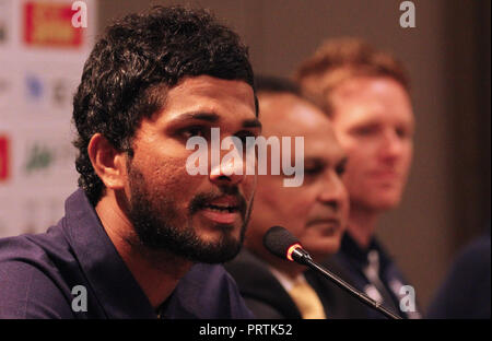 Colombo, Sri Lanka. 03 ott 2018. Il governo dello Sri Lanka cricket team capitano Dinesh Chandimal indirizzi durante una conferenza stampa a Colombo, Sri Lanka, mercoledì 3 ottobre, 2018. Credito: Pradeep Dambarage/Pacific Press/Alamy Live News Foto Stock