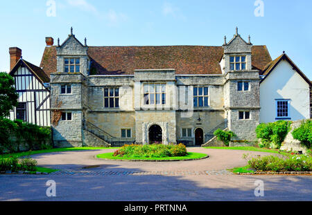 Palazzo Arcivescovile (14-16 thC) , Mill Street, Maidstone Kent, Inghilterra, Regno Unito. In precedenza per gli Arcivescovi che viaggiano tra Canterbury e Londra, ora Regi Foto Stock