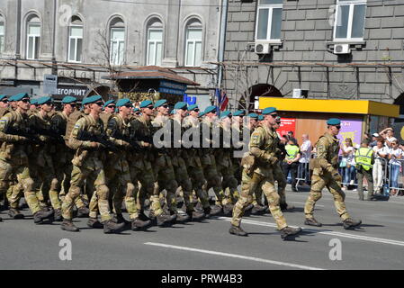 Marines ucraino marching presso la parata militare Foto Stock