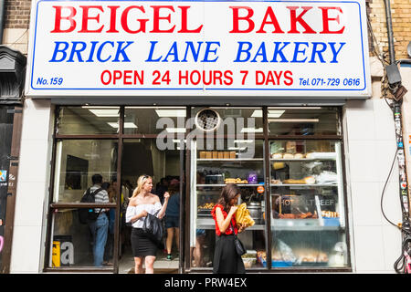 Inghilterra, Londra, Shoreditch, Brick Lane, Beigel Bake Bakery Foto Stock