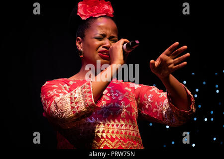Vimala Rowe canta Billie Holiday canzoni con Giovanni Ethridge, Scarborough Jazz Festival 2018 Foto Stock