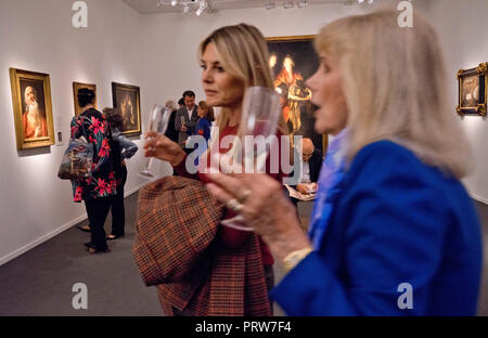 I visitatori del fregio Masters International Arts Fair 2018 a Regent's Park, London, Regno Unito Foto Stock