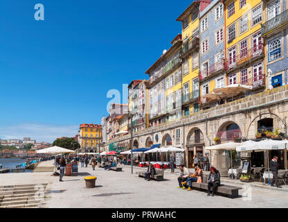 Cais da Ribeira, Porto, Portogallo Foto Stock