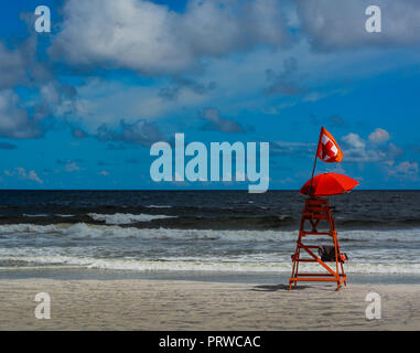 La vita della stazione di guardia, a Jacksonville Beach Florida sull'Oceano Atlantico Foto Stock