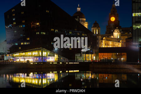 L'isola di Mann visto da Canning Dock, con scheda Dock e edifici di fegato in background. Immagine presa nel settembre 2018. Foto Stock