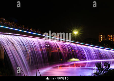 Starlight Bridge nella notte-HCM City Foto Stock