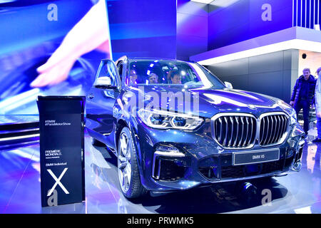 Parigi. 3° Ott, 2018. Appena rilasciato la BMW X5 è visibile durante la stampa dei giorni del Motor Show di Parigi a Parigi in Francia ad Ottobre 3, 2018. Credito: Chen Yichen/Xinhua/Alamy Live News Foto Stock