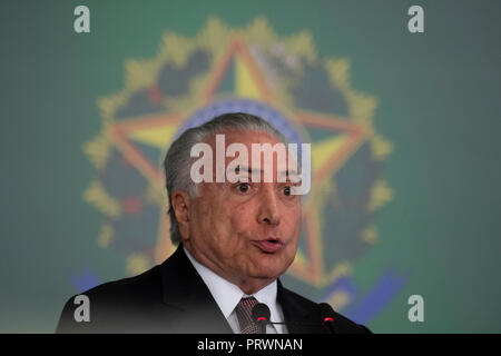 Brasilia, Brasile. 4 Ott 2018. DF - Brasilia - 04/10/2018 - Annuncio di investimento cerimonia per la nuova scuola media - Michel Temer, presidente della repubblica, giovedì 4 ottobre, durante l'annuncio di investimento cerimonia per la nuova scuola media e la valutazione di impatto del medio globale del programma scolastico tenutosi presso il Palazzo di Planalto. Foto: Mateus Bonomi / AGIF Credito: AGIF/Alamy Live News Foto Stock