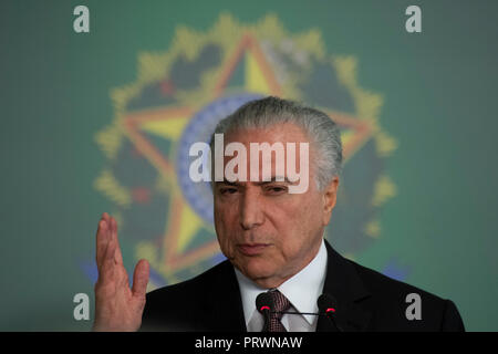 Brasilia, Brasile. 4 Ott 2018. DF - Brasilia - 04/10/2018 - Annuncio di investimento cerimonia per la nuova scuola media - Michel Temer, presidente della repubblica, giovedì 4 ottobre, durante l'annuncio di investimento cerimonia per la nuova scuola media e la valutazione di impatto del medio globale del programma scolastico tenutosi presso il Palazzo di Planalto. Foto: Mateus Bonomi / AGIF Credito: AGIF/Alamy Live News Foto Stock