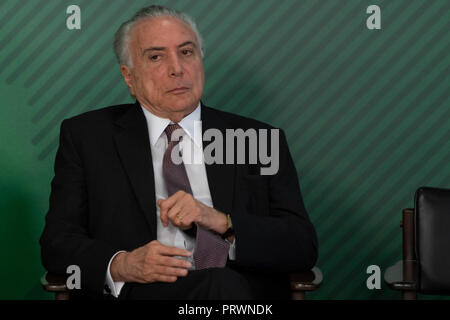 Brasilia, Brasile. 4 Ott 2018. DF - Brasilia - 04/10/2018 - Annuncio di investimento cerimonia per la nuova scuola media - Michel Temer, presidente della repubblica, giovedì 4 ottobre, durante l'annuncio di investimento cerimonia per la nuova scuola media e la valutazione di impatto del medio globale del programma scolastico tenutosi presso il Palazzo di Planalto. Foto: Mateus Bonomi / AGIF Credito: AGIF/Alamy Live News Foto Stock