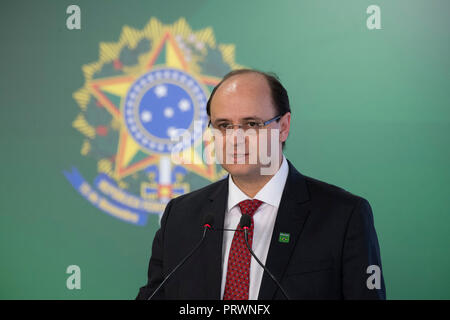 Brasilia, Brasile. 4 Ott 2018. DF - Brasilia - 04/10/2018 - Annuncio di investimento cerimonia per la nuova Scuola di Alta - Rossieli Soares da Silva, ministro della Cultura, giovedì 4 ottobre, durante l'annuncio di investimento cerimonia per il nuovo medio e la valutazione degli effetti del medio globale del programma scolastico tenutosi presso il Palazzo di Planalto. Foto: Mateus Bonomi / AGIF Credito: AGIF/Alamy Live News Foto Stock
