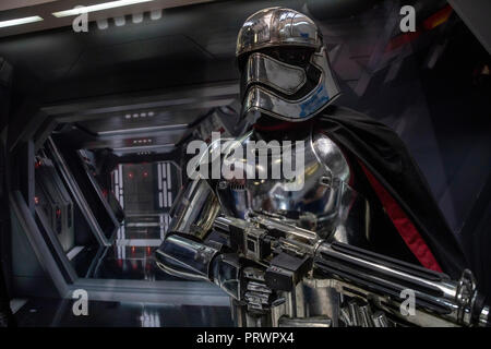 Mosca, Russia. 04 ottobre, 2018 partecipanti di fumetto con la Russia 2018 e il 2018 Igromir computer e videogiochi mostre al Crocus Expo International Exhibition Center nella regione di Mosca, Russia Credito: Nikolay Vinokurov/Alamy Live News Foto Stock