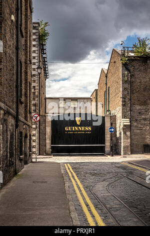 Guinness vecchia fabbrica cancelli, Dublino, Irlanda. Foto Stock