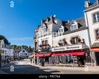 PONT AVEN città Bretagna Francia Bretagna popolare destinazione Pont-Aven village shopping centre nel dipartimento di Finistère del sud della Bretagna Francia Foto Stock