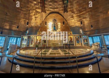 Oakland, California - 30 Settembre 2018: Altare dell'Ascensione Cattedrale greco-ortodossa di Oakland. Foto Stock