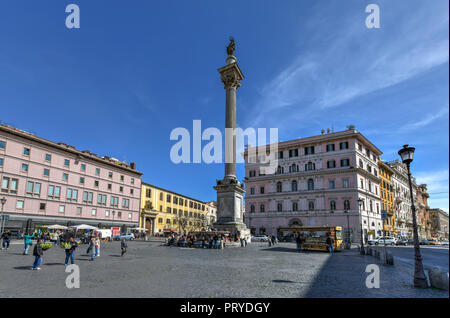 Roma, Italia - 25 Marzo 2018: Colonna della Pace (Colonna della pace) al di fuori della Basilica di Santa Maria Maggiore in Roma, Italia Foto Stock