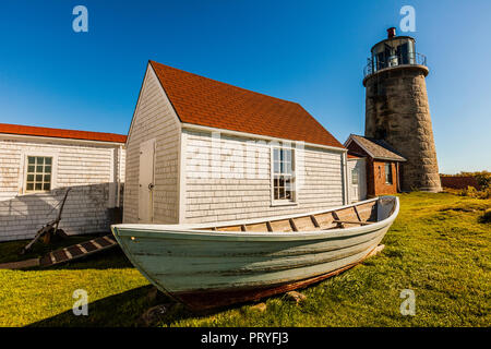 Monhegan Island Lighthouse e quarti   Monhegan Island, Maine, Stati Uniti d'America Foto Stock