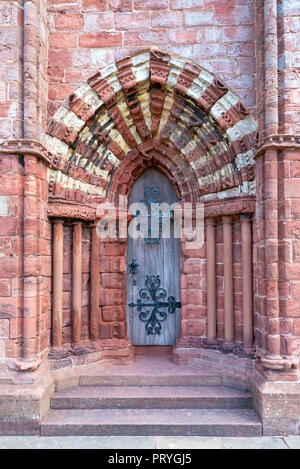 Portale laterale, Romanesque-Norman cattedrale di San Magno, del XII secolo, Kirkwall, Continentale, isole Orcadi Scozia, Gran Bretagna Foto Stock