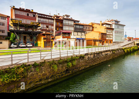 A Llanes, Spagna - 25 settembre 2017: beauty case presso la città di Llanes terrapieno, Asturias provincia nel nord della Spagna Foto Stock