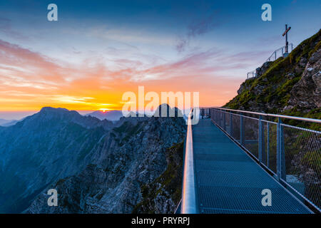 In Germania, in Baviera, Allgaeu, Allgaeu Alpi, Nebelhorn presso sunrise Foto Stock