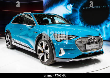 Parigi - Ott 3, 2018: Audi e-Tron prima tutti elettrici Auto SUV presentato al Motor Show di Parigi. Foto Stock