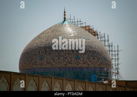 La cupola dello Sceicco Lotfollah moschea imam Square a Isfahan, Iran Foto Stock