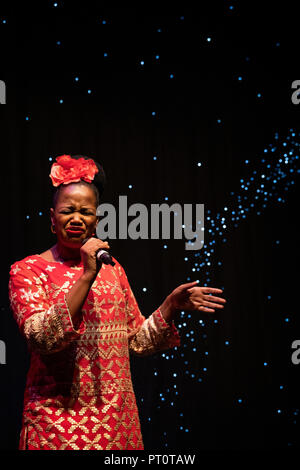 Vimala Rowe canta Billie Holiday canzoni con Giovanni Ethridge, Scarborough Jazz Festival 2018 Foto Stock