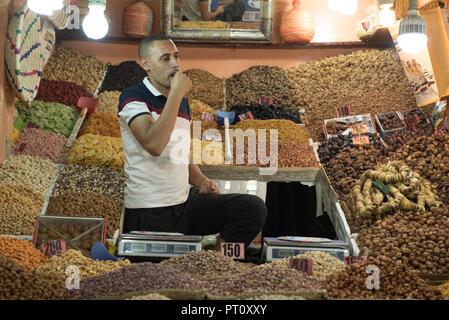 16 ottobre 2017 : Jemaa El Fnaa è un quadrato e la piazza del mercato della medina di Marrakesh trimestre. Foto Stock